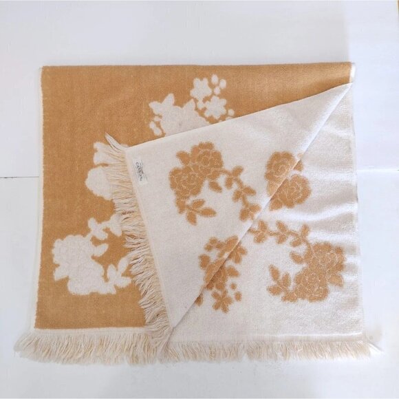 Vintage 70s Cannon Monticello Sculpted Floral Gold White Towel Retro 22 X 40 - Picture 1 of 12